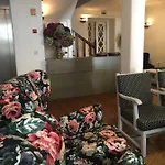 Hotel Jardim 2*